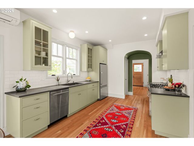 2606 Se 16TH Ave, Portland, OR 97202