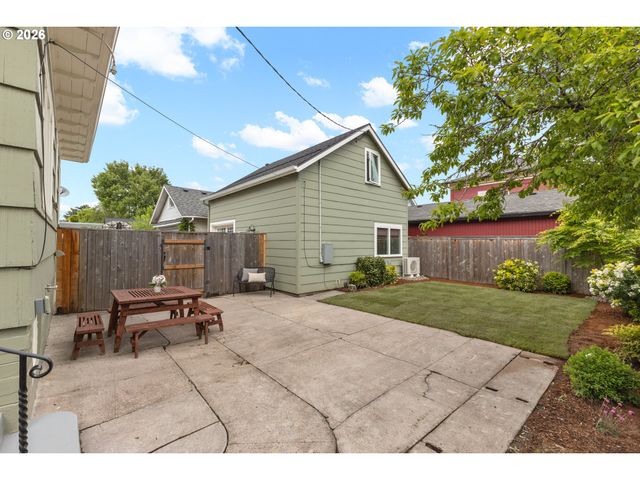2606 Se 16TH Ave, Portland, OR 97202