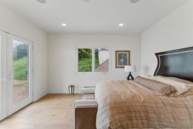 2501 Barrymore Drive, Malibu, CA 90265