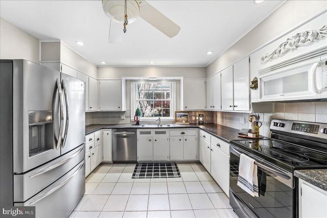 801 ESSEX RD, Wilmington, DE 19807