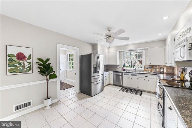 801 ESSEX RD, Wilmington, DE 19807