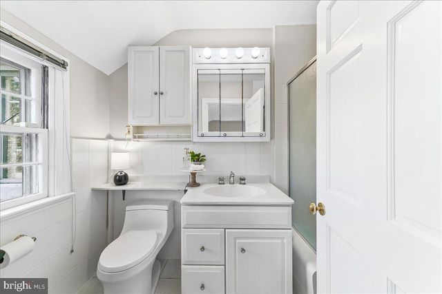 801 ESSEX RD, Wilmington, DE 19807