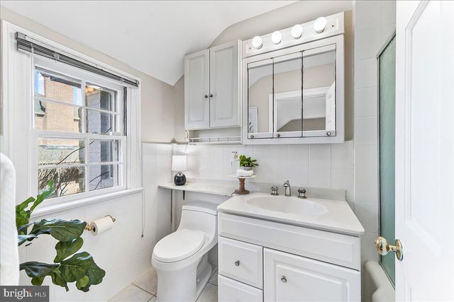 801 ESSEX RD, Wilmington, DE 19807