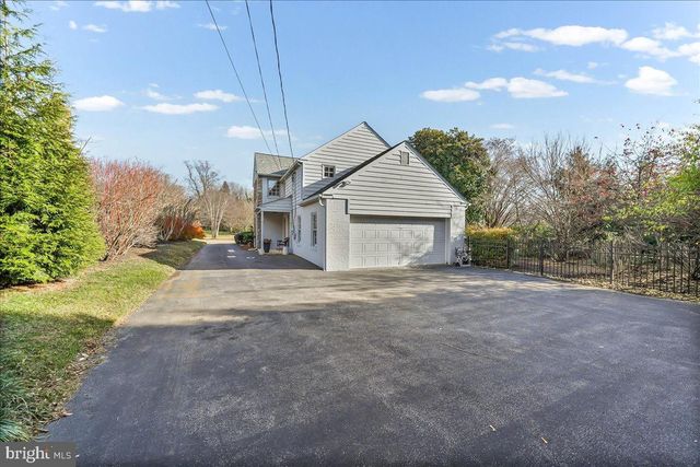 801 ESSEX RD, Wilmington, DE 19807