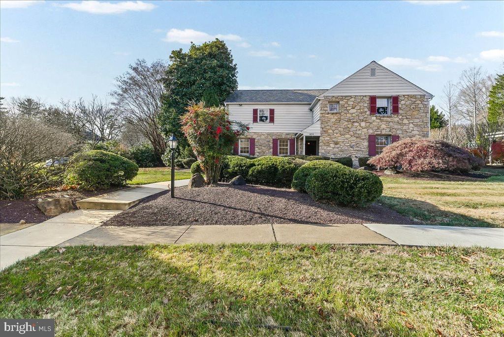 801 ESSEX RD, Wilmington, DE 19807