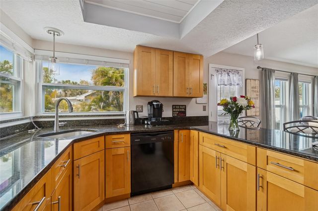 605 25TH STREET SW, Largo, FL 33770