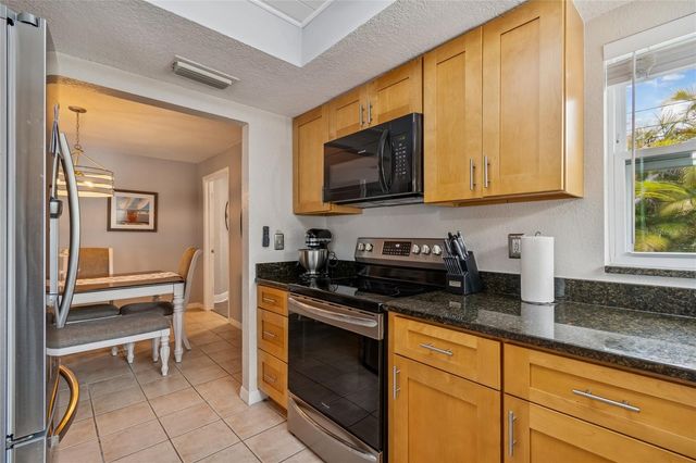 605 25TH STREET SW, Largo, FL 33770