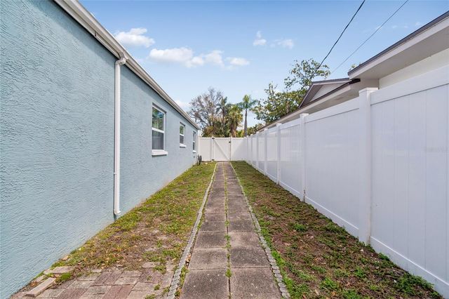 605 25TH STREET SW, Largo, FL 33770