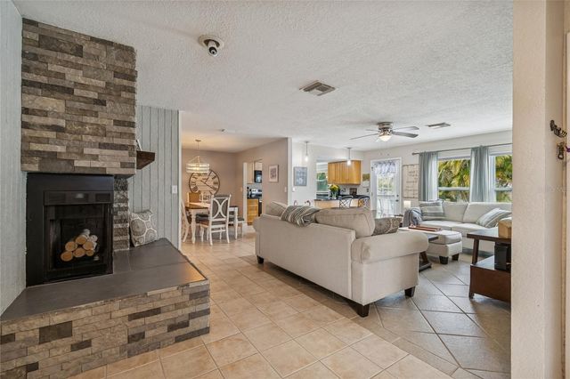 605 25TH STREET SW, Largo, FL 33770