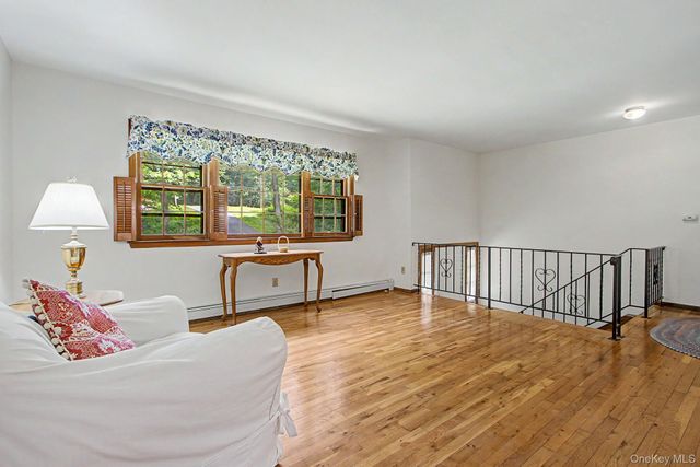 15 Oskar Drive, Mahopac, NY 10541