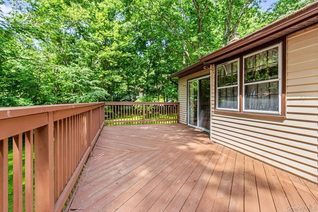 15 Oskar Drive, Mahopac, NY 10541