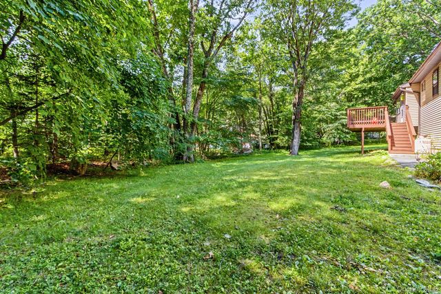15 Oskar Drive, Mahopac, NY 10541