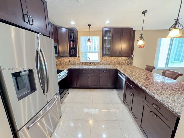414 SW 177th Ave, Pembroke Pines, FL 33029