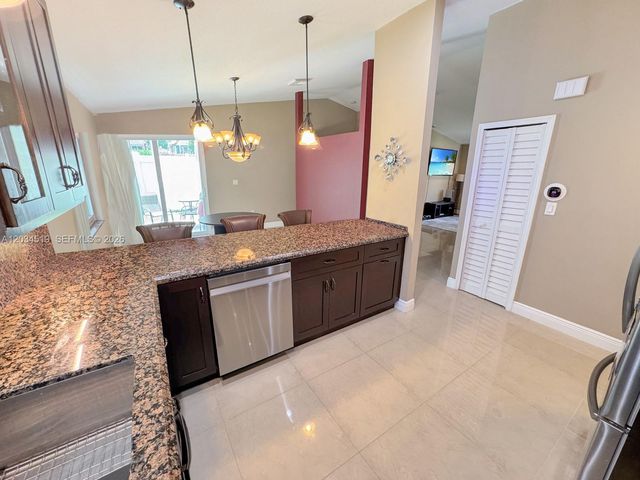 414 SW 177th Ave, Pembroke Pines, FL 33029