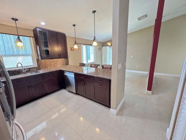 414 SW 177th Ave, Pembroke Pines, FL 33029