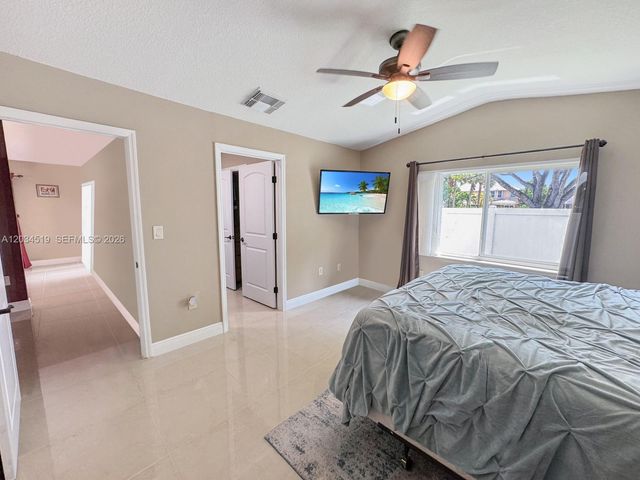 414 SW 177th Ave, Pembroke Pines, FL 33029