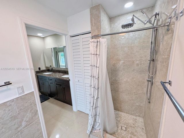 414 SW 177th Ave, Pembroke Pines, FL 33029