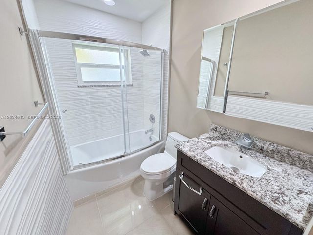 414 SW 177th Ave, Pembroke Pines, FL 33029