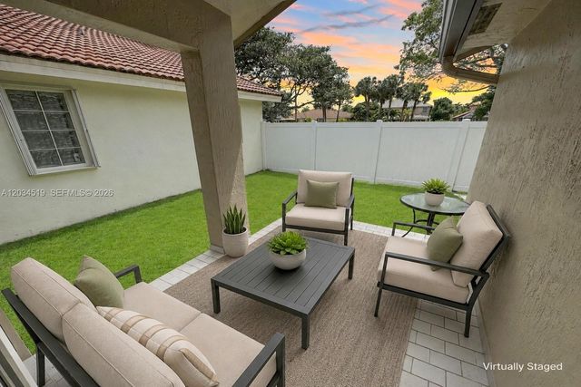 414 SW 177th Ave, Pembroke Pines, FL 33029