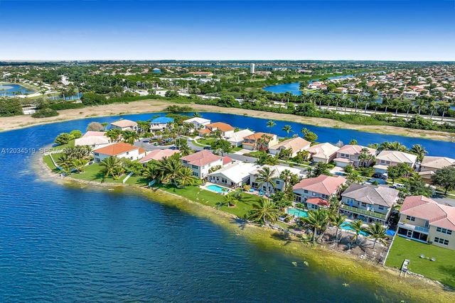 414 SW 177th Ave, Pembroke Pines, FL 33029