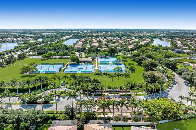 414 SW 177th Ave, Pembroke Pines, FL 33029