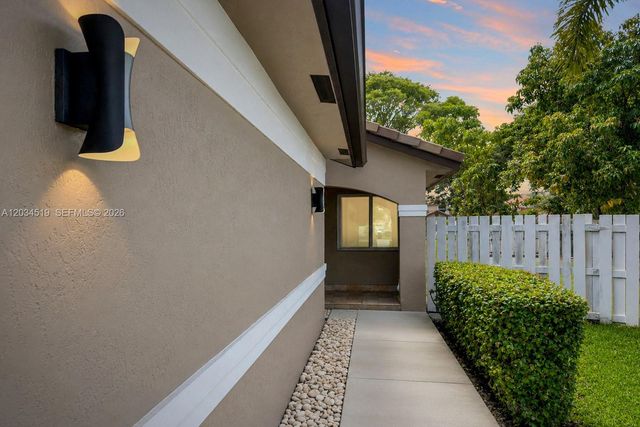 414 SW 177th Ave, Pembroke Pines, FL 33029