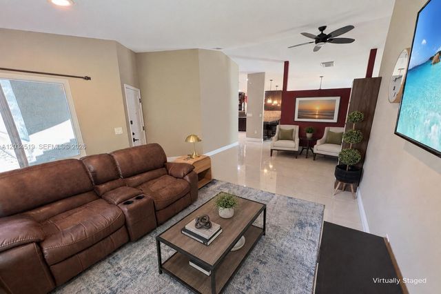 414 SW 177th Ave, Pembroke Pines, FL 33029