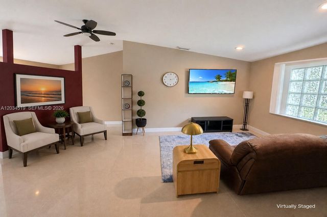414 SW 177th Ave, Pembroke Pines, FL 33029