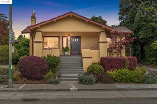 1778 Pleasant Valley Ave, Oakland, CA 94611