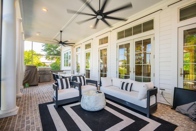 211 Ithecaw Creek Street, Charleston, SC 29492