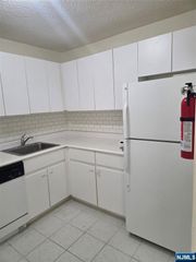 2100 Linwood Avenue 23D, Fort Lee, NJ 07024