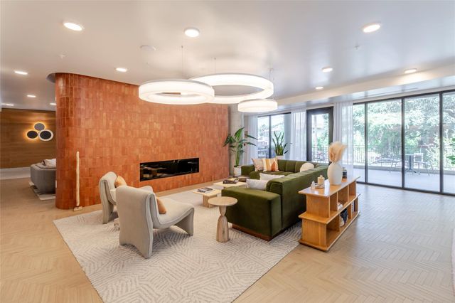 2209 S 1st ST 220, Austin, TX 78704