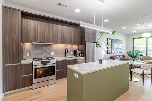 2209 S 1st ST 220, Austin, TX 78704