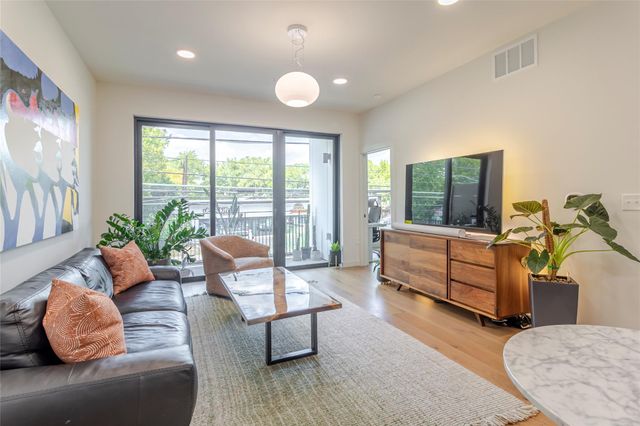 2209 S 1st ST 220, Austin, TX 78704