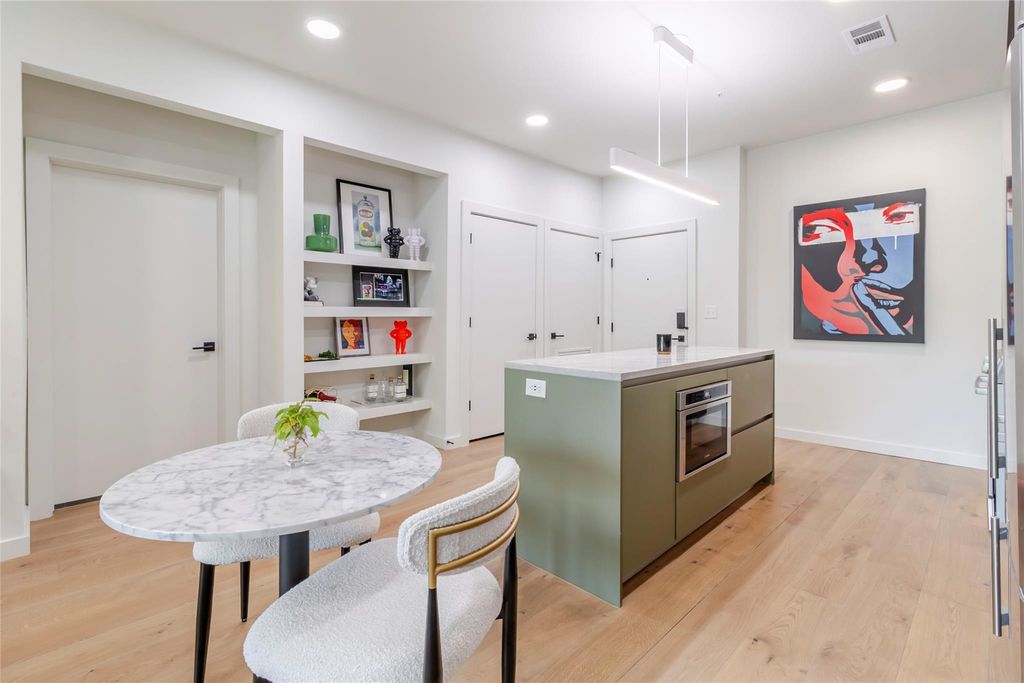 2209 S 1st ST 220, Austin, TX 78704