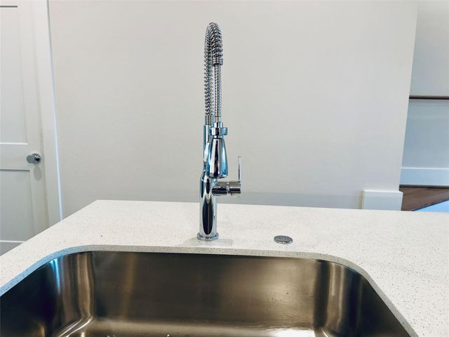 5624 Bertellis Lane, Houston, TX 77091