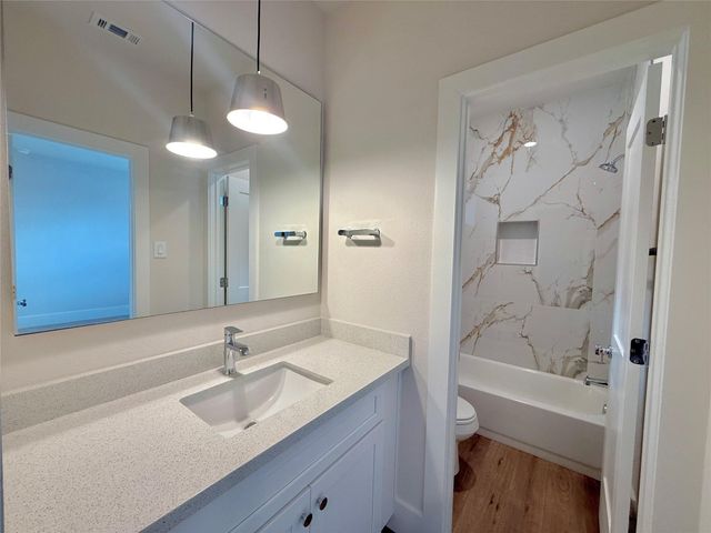 5624 Bertellis Lane, Houston, TX 77091