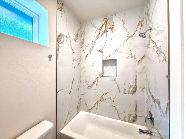 5624 Bertellis Lane, Houston, TX 77091