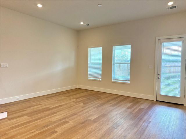 5624 Bertellis Lane, Houston, TX 77091