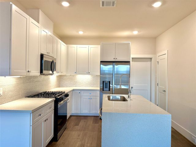 5624 Bertellis Lane, Houston, TX 77091