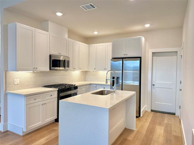 5624 Bertellis Lane, Houston, TX 77091