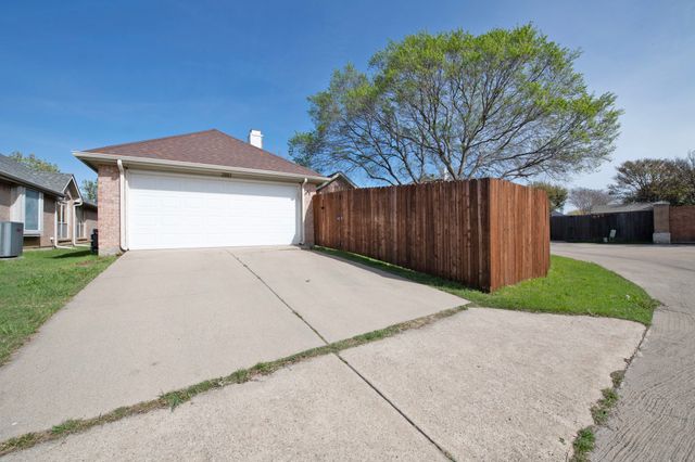 2005 Reddenson Drive, Carrollton, TX 75010