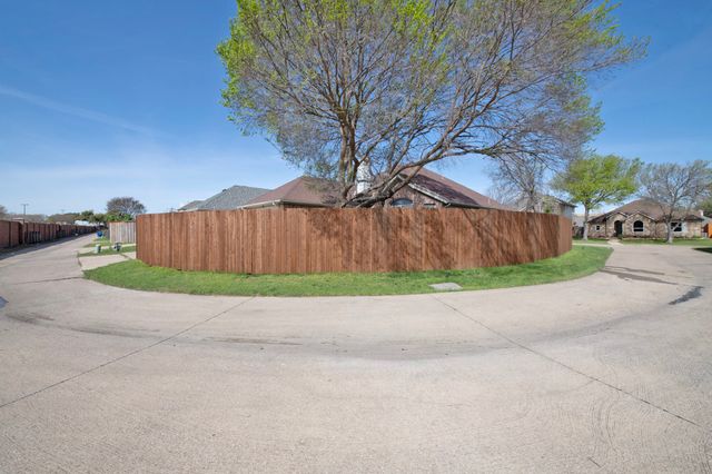 2005 Reddenson Drive, Carrollton, TX 75010