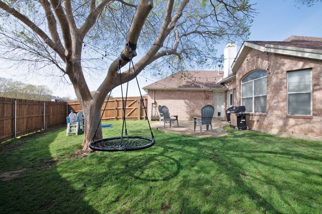 2005 Reddenson Drive, Carrollton, TX 75010