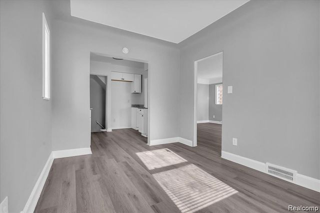 16111 Gilchrist Street, Detroit, MI 48235