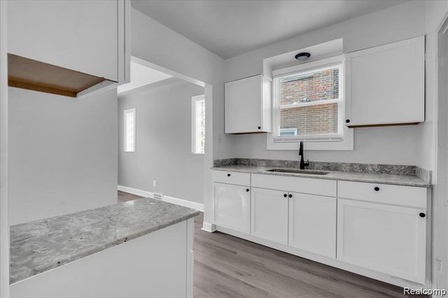 16111 Gilchrist Street, Detroit, MI 48235