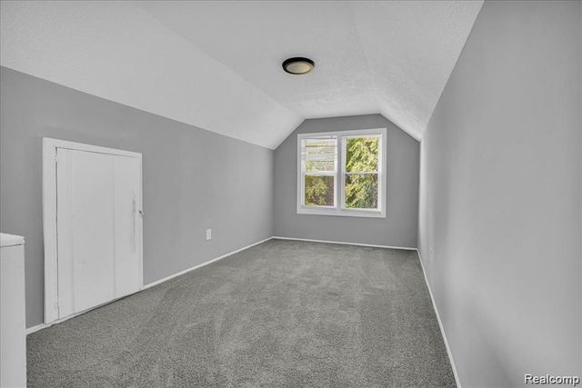 16111 Gilchrist Street, Detroit, MI 48235