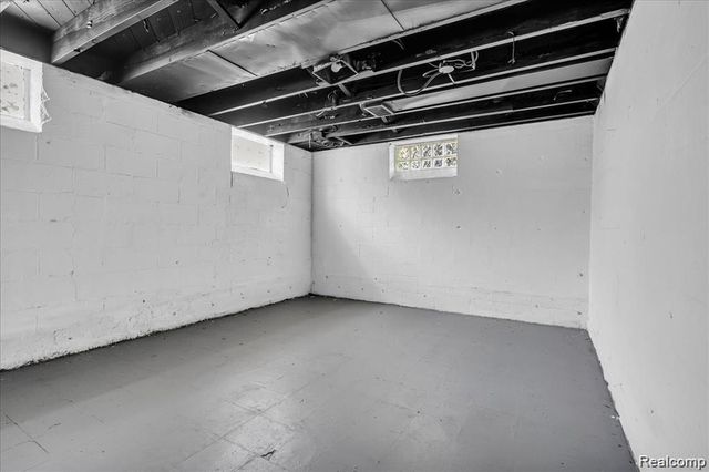 16111 Gilchrist Street, Detroit, MI 48235