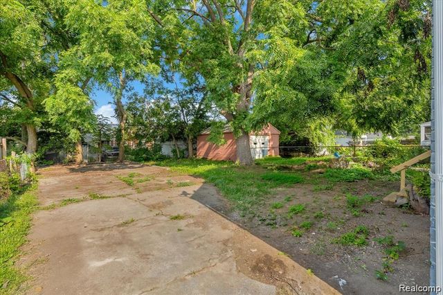 16111 Gilchrist Street, Detroit, MI 48235