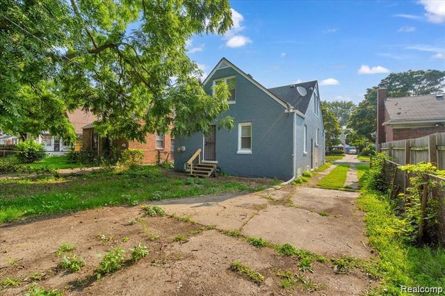 16111 Gilchrist Street, Detroit, MI 48235